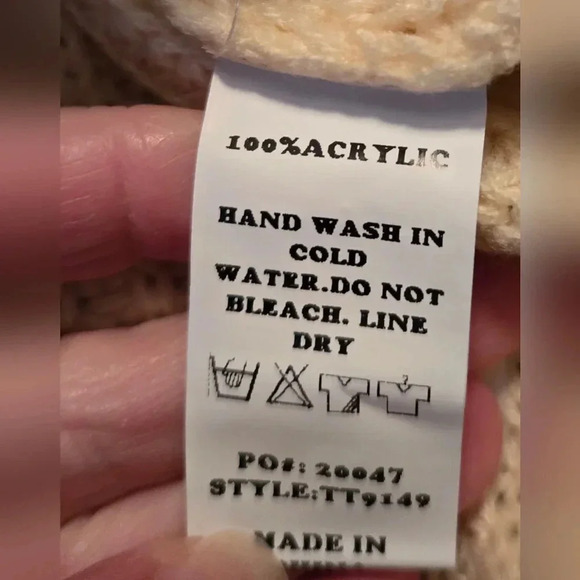 Sweater, soft material #270-274 - Picture 8 of 14